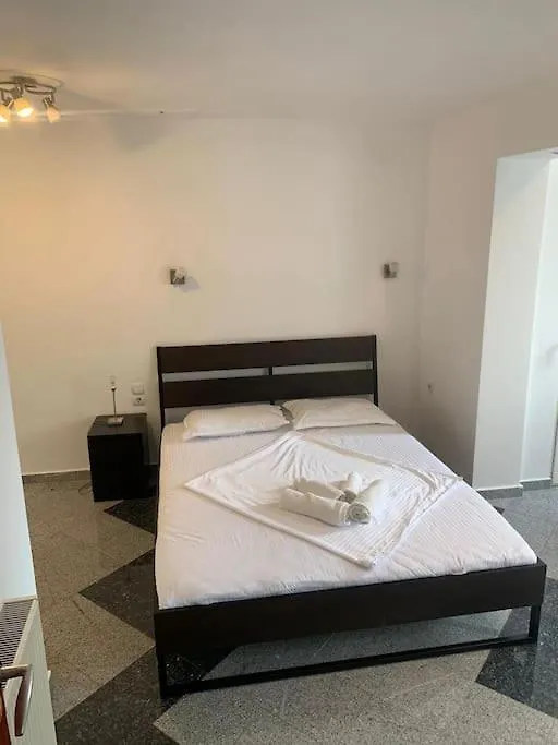 Nice 1 Bdrm Apartment In Center Bucharest Romania