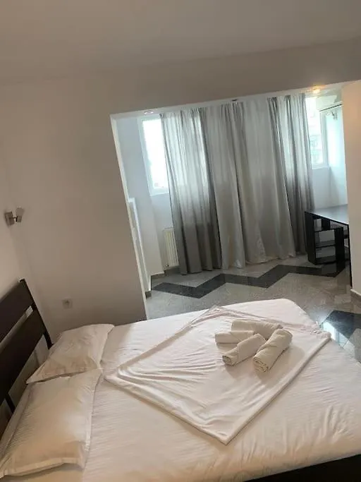 Nice 1 Bdrm Apartment In Center Bukarest 0*,