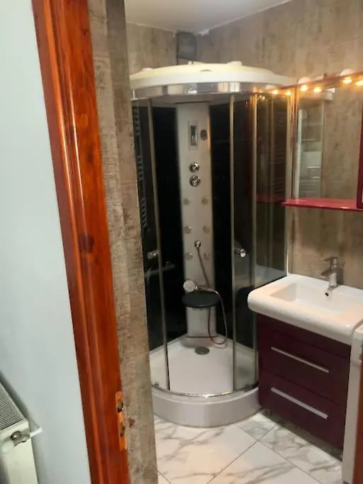 Nice 1 Bdrm Apartment In Center Bucharest