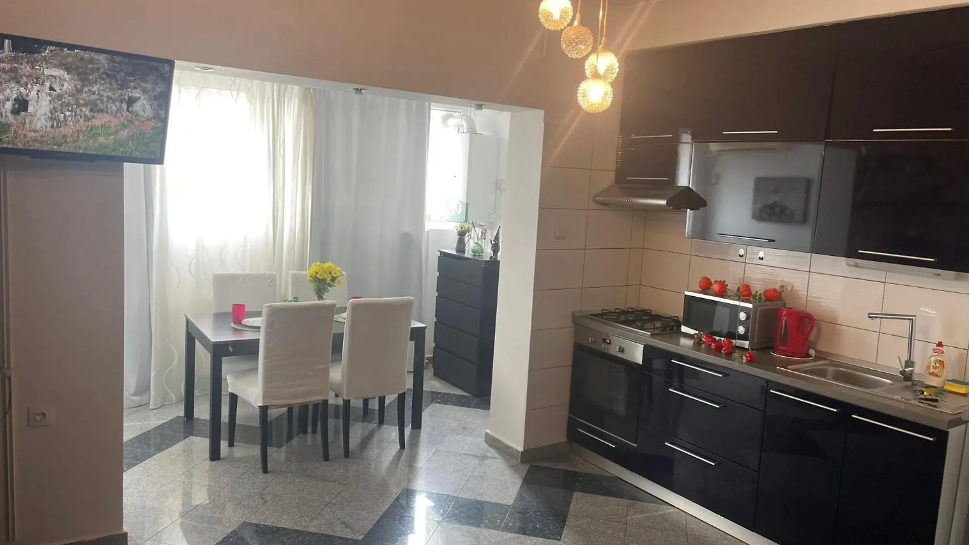 Nice 1 Bdrm Apartment In Center Bukareszt