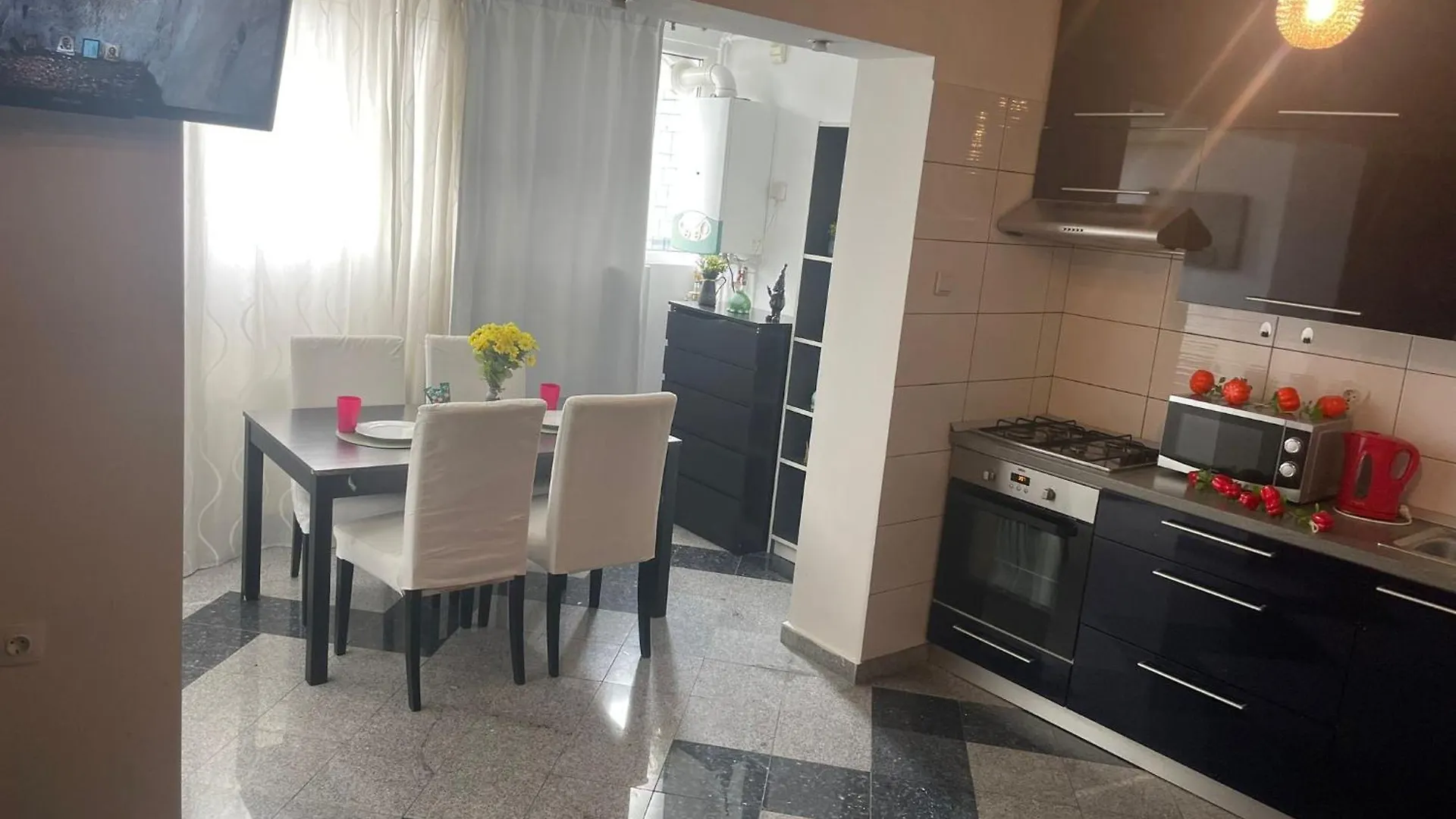 Nice 1 Bdrm Apartment In Center Bukareszt 0*,